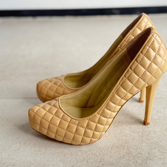 BCBGeneration high heels beige color size 7.5 - Picture 4 of 10